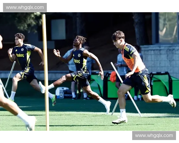 足球比赛换人策略与战术分析探索球员更替对比赛走向的深远影响